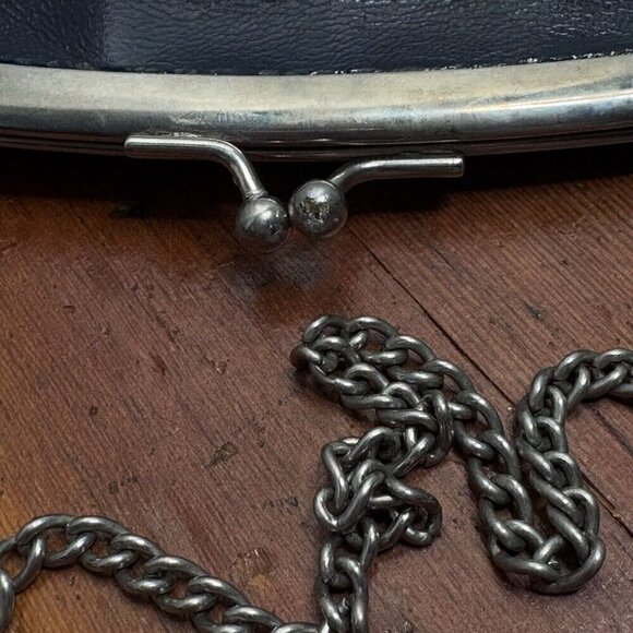 VTG 50s Navy Kiss Lock Snap Leather Hand Bag Purse Silvertone Chain Strap Women - Picture 8 of 9